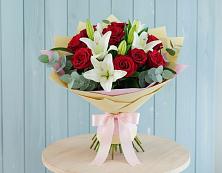 Букет цветов из:  Лилии и Розы в Каз