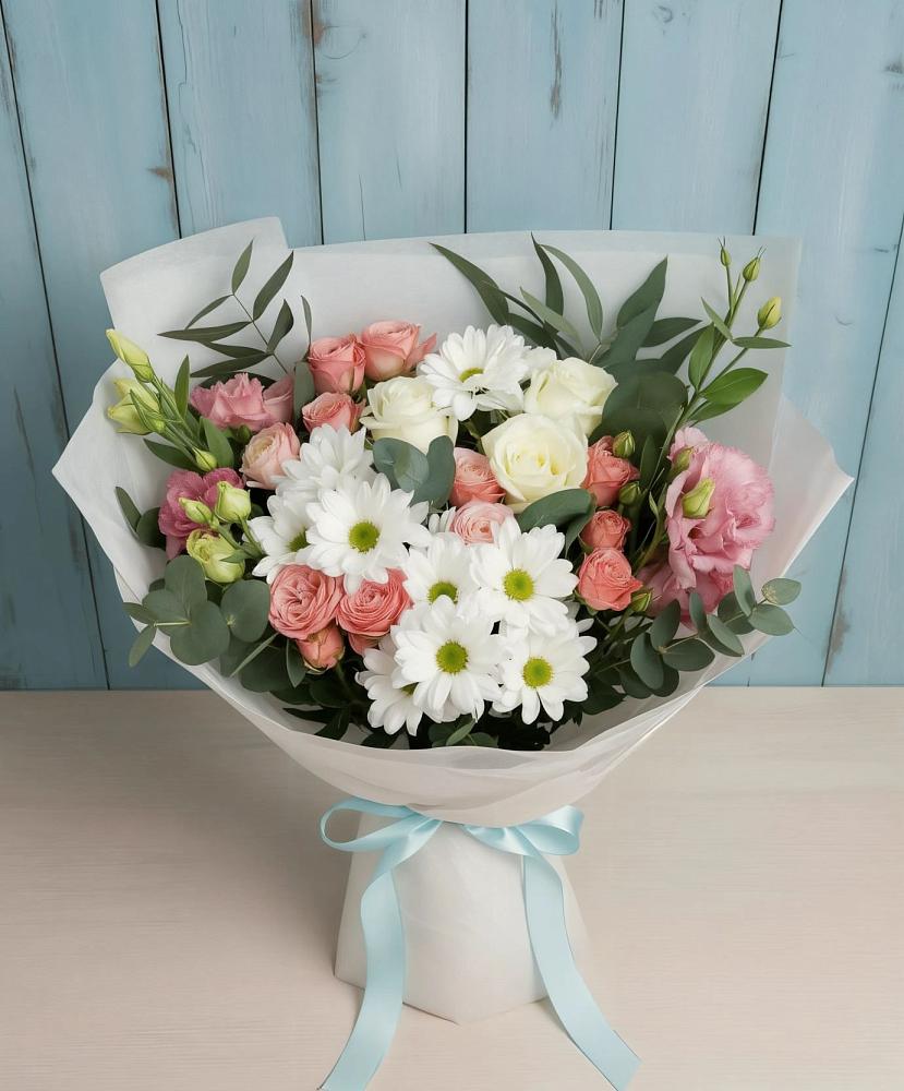 Букет цветов из: Розы, Лизиантусы и Хризантемы в Каз