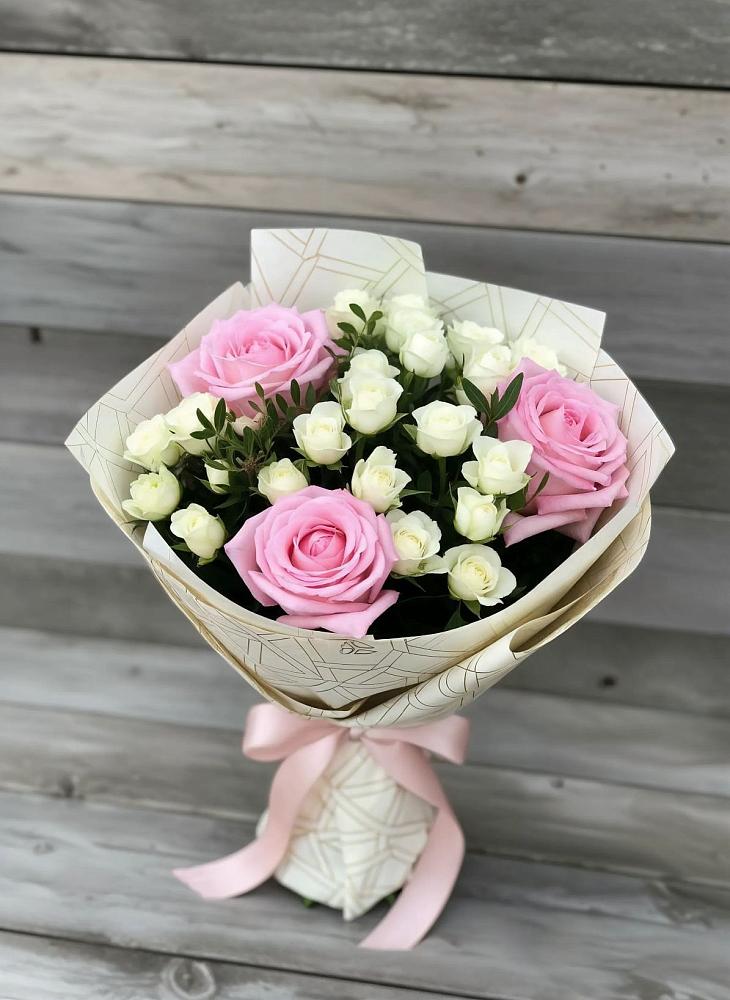Букет цветов из: Розы в Каз