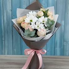 Букет цветов из:  Хризантемы и Розы в Каз