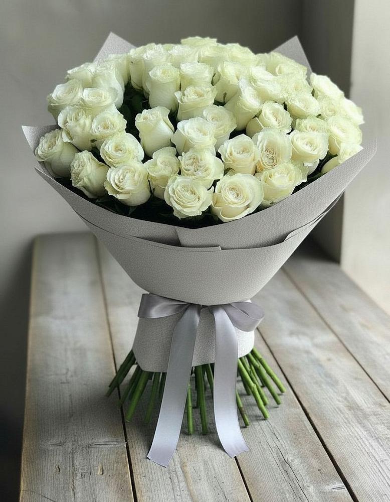 Букет 35 Белых роз в Каз