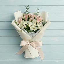 Букет цветов из:  Альстромерии в Каз