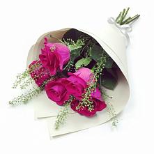 Букет цветов из:  Розы в Каз