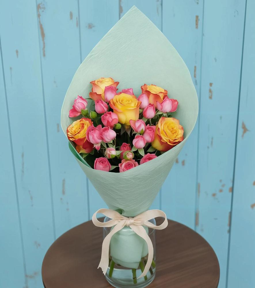 Букет цветов из: Розы в Каз