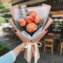 Букет цветов из:  Розы в Каз