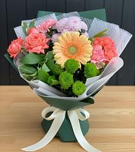 Букет цветов из:  Гвоздики, Розы, Герберы и Хризантемы в Каз