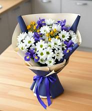 Букет цветов из:  Розы, Ирисы и Хризантемы в Каз