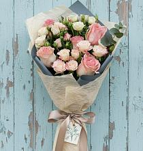 Букет цветов из:  Розы в Каз