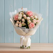 Букет цветов из:  Розы в Каз