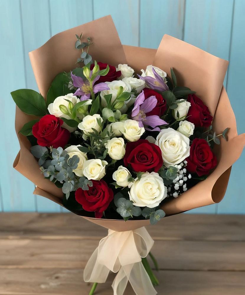 Букет цветов из: Розы и Альстромерии в Каз